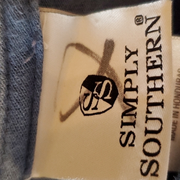 Simply Southern blue SS lama Tee shirt  Medium preowned - Picture 6 of 9